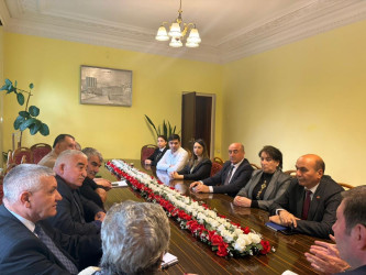 Mingəçevir Şəhər İcra Hakimiyyətində aqrar subsidiya müraciətlərinin sistemə daxil edilməsinə dair maarifləndirmə tədbirlərinin həyata keçirilməsi ilə bağlı iclas keçirilmişdir