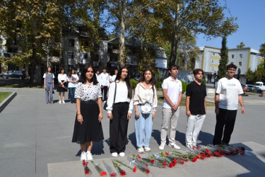 Mingəçevir şəhər İcra Hakimiyyətinin başçısı İLHAM İSMAYILOV  şəhər ümumtəhsil məktəblərinin 2025-ci ildə  ali məktəblərə qəbul olunan tələbələri ilə görüşüb