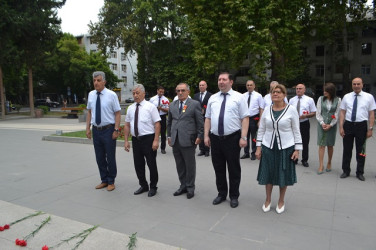23 iyun Dövlət qulluqçularının peşə bayramıdır.