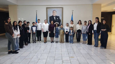 "Konstitusiya və Suverenlik ili" elan olunması ilə əlaqədar  15.10.2025-ci il tarixində  Mingəçevir şəhər Heydər Əliyev Mərkəzinə ekskursiya edilmişdir.