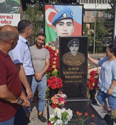 Mingəçevir şəhərində Vətən müharibəsi şəhidi İbrahimov Elmar Nəriman oğlunun doğum günündə xatirəsi anılıb.