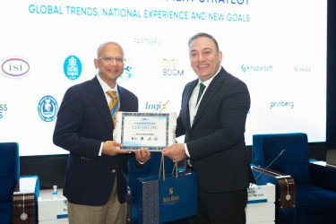 Mingəçevir Dövlət Universitetinin ev sahibliyi etdiyi “Davamlı İnkişaf Strategiyası: Qlobal trendlər, milli təcrübələr və yeni hədəflər” adlı III Beynəlxalq Konfrans öz işinə başlayıb: 20 ölkənin alim və tədqiqatçıları Mingəçevirdə