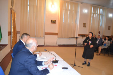 Mingəçevir şəhər İcra Hakimiyyətinin başçısı İlham İsmayılovun sakinlərlə növbəti səyyar görüşü oktyabrın 9-da Sağ sahil yaşayış massivindəki 11 nömrəli tam orta məktəbin akt zalında keçirilib.