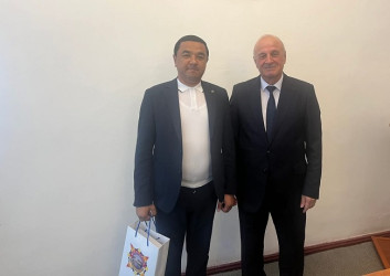 Özbəkistan Respublikasının Namanqan vilayətinin hakimi Şovkat Şokircanovic  Abdurazakov 5 nəfər heyətlə Mingəçevir şəhərinə səfər etmişdir.