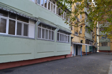 Energetiklər yaşayış massivində həyata keçirilən quruculuq işlərinə baxış keçirildi