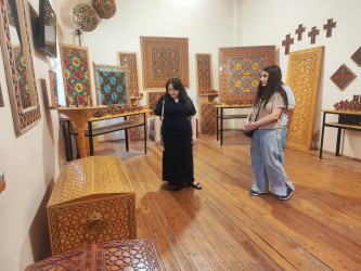 Ə.Quliyev adına Mingəçevir Peşə Məktəbinin kollektivi “Şəhərsalma və Memarlıq İli” çərçivəsində Şəki Xan Sarayı, Karvansaray və digər tarixi memarlıq abidələrini ziyarət etmişdirlər.