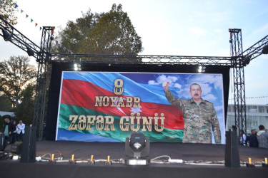 8 noyabr Zəfər Günü münasibəti ilə Mingəçevir şəhər İcra Hakimiyyətinin təşkilatçılığı ilə şəhərin Heydər Əliyev Meydanında  Azərbaycan incəsənət ustalarının iştirakı ilə konsert proqramı təqdim olunub.