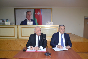 Mingəçevir şəhər İcra Hakimiyyətinin başçısı İlham İsmayılovun vətəndaşlarla növbəti səyyar görüşü noyabr ayının 6-da 10 nömrəli tam orta məktəbin akt zalında keçirilib.