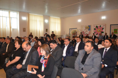Mingəçevir şəhər İcra Hakimiyyətinin başçısı İlham İsmayılovun sakinlərlə növbəti səyyar görüşü oktyabrın 9-da Sağ sahil yaşayış massivindəki 11 nömrəli tam orta məktəbin akt zalında keçirilib.