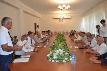 27.08.2025-ci il tarixdə “Su ehtiyatlarının qorunması istiqamətində nəzarətin gücləndirilməsi, onlardan səmərəli və qənaətlə istifadə olunmasında istehlakçıların  iştirakının təşviqi” mövzusunda tədbir keçirilmişdir.