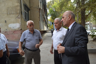 Çoxmənzilli yaşayış binalarında aparılan əsaslı təmir işlərinin gedişinə baxış keçirildi.