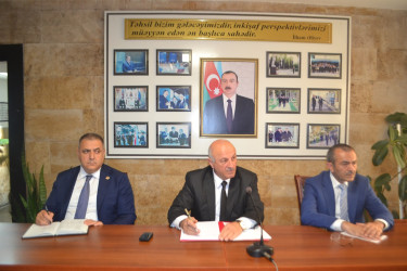 Mingəçevir şəhər İcra Hakimiyyətinin başçısı İlham İsmayılovun vətəndaşlarla növbəti səyyar görüşü may ayının 14-də Energetiklər yaşayış massivində olub.