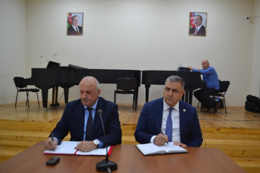 Mingəçevir şəhər İcra Hakimiyyətinin başçısı İlham İsmayılovun növbəti səyyar görüşü sentyabrın 25-də Ü.Hacıbəyov adına 11 illik musiqi məktəbinin akt zalında keçirilib.