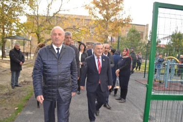 Energetiklər yaşayış massivində həyata keçirilən quruculuq işlərinə baxış keçirildi