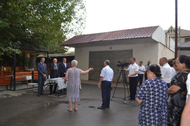 Mingəçevir şəhər İcra Hakimiyyətinin başçısı İlham İsmayılovun vətəndaşlarla növbəti səyyar görüşü avqust ayının 12-də M.Maqomayev küçəsindəki 50 saylı binanın qarşısında keçirilib