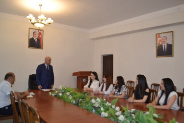 Mingəçevir şəhər İcra Hakimiyyətində təcrübə keçən könüllülərə sertifikatlar  verildi.