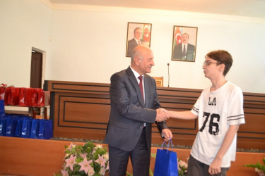 Mingəçevir şəhər İcra Hakimiyyətinin başçısı İLHAM İSMAYILOV  şəhər ümumtəhsil məktəblərinin 2025-ci ildə  ali məktəblərə qəbul olunan tələbələri ilə görüşüb