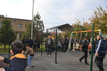 Energetiklər yaşayış massivində həyata keçirilən quruculuq işlərinə baxış keçirildi