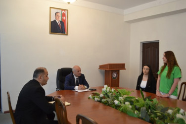 İcra başçısı könüllü fəaliyyətinə qoşulmaq istəyən gənclərlə görüşüb