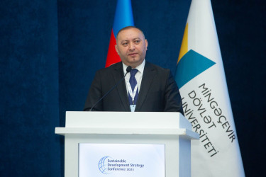 Mingəçevir Dövlət Universitetinin ev sahibliyi etdiyi “Davamlı İnkişaf Strategiyası: Qlobal trendlər, milli təcrübələr və yeni hədəflər” adlı III Beynəlxalq Konfrans öz işinə başlayıb: 20 ölkənin alim və tədqiqatçıları Mingəçevirdə