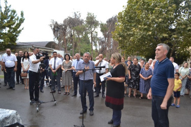 Mingəçevir şəhər İcra Hakimiyyətinin başçısı İlham İsmayılovun vətəndaşlarla növbəti səyyar görüşü avqust ayının 12-də M.Maqomayev küçəsindəki 50 saylı binanın qarşısında keçirilib