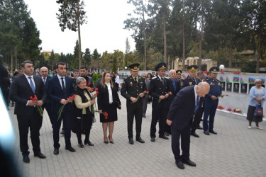 ANIM GÜNÜ mingəçevirlilər şəhidlərin məzarlarını ziyarət etdilər