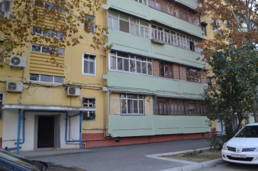 Energetiklər yaşayış massivində həyata keçirilən quruculuq işlərinə baxış keçirildi