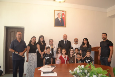 Sentyabrın 4-də Mingəçevir şəhər İcra Hakimiyyətinin başçısı İlham İsmayılov yeni dərs ilində birinci sinfə qədəm qoyacaq şəhid və qazi övladları ilə görüşüb.