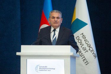 Mingəçevir Dövlət Universitetinin ev sahibliyi etdiyi “Davamlı İnkişaf Strategiyası: Qlobal trendlər, milli təcrübələr və yeni hədəflər” adlı III Beynəlxalq Konfrans öz işinə başlayıb: 20 ölkənin alim və tədqiqatçıları Mingəçevirdə