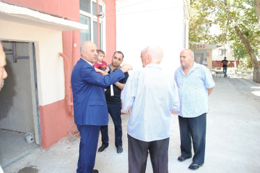 Mingəçevir şəhər Mənzil Təsərrüfatı və Abadlaşdırma İdarəsi tərəfindən cari təmir olunan binalara şəhər İcra Hakimiyyətinin başçısı İsmayılov tərəfindən baxış keçirildi.