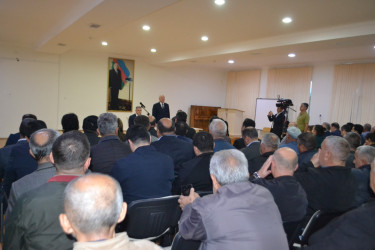 Mingəçevir şəhər İcra Hakimiyyətinin başçısı İlham İsmayılovun vətəndaşlarla növbəti səyyar görüşü Energetiklər yaşayış massivindəki 4 nömrəli tam orta məktəbin akt zalında keçirilib.