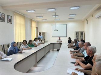 "Konstitusiya və Suverenlik ili" elan olunması ilə əlaqədar  "Gənclər evi" Sosial Xidmət Müəssisəsində dəyirmi masa təşkil olunmuşdur.