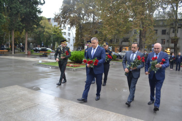 Oktyabrın 1-i  prokurorluq işçilərinin peşə bayramı günüdür.