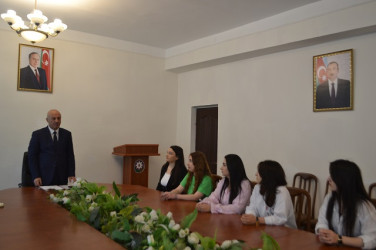 İcra başçısı könüllü fəaliyyətinə qoşulmaq istəyən gənclərlə görüşüb
