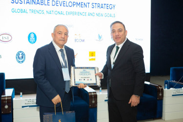 Mingəçevir Dövlət Universitetinin ev sahibliyi etdiyi “Davamlı İnkişaf Strategiyası: Qlobal trendlər, milli təcrübələr və yeni hədəflər” adlı III Beynəlxalq Konfrans öz işinə başlayıb: 20 ölkənin alim və tədqiqatçıları Mingəçevirdə