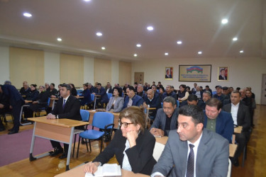 Mingəçevir şəhər İcra Hakimiyyətinin başçısı İlham İsmayılovun vətəndaşlarla növbəti səyyar görüşü noyabr ayının 6-da 10 nömrəli tam orta məktəbin akt zalında keçirilib.