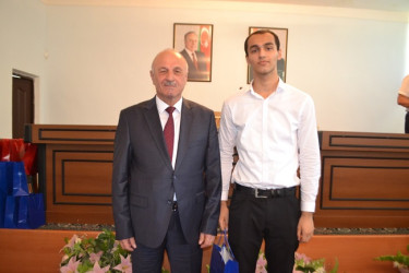 Mingəçevir şəhər İcra Hakimiyyətinin başçısı İLHAM İSMAYILOV  şəhər ümumtəhsil məktəblərinin 2025-ci ildə  ali məktəblərə qəbul olunan tələbələri ilə görüşüb