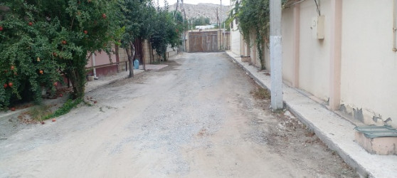 Mingəçevir şəhərinin küçə döngələri və ara yollarına asfalt döşəmməsi işləri davam edir