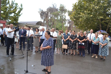 Mingəçevir şəhər İcra Hakimiyyətinin başçısı İlham İsmayılovun vətəndaşlarla növbəti səyyar görüşü avqust ayının 12-də M.Maqomayev küçəsindəki 50 saylı binanın qarşısında keçirilib