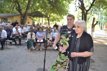 Mingəçevir şəhər İcra Hakimiyyətinin başçısı İlham İsmayılovun vətəndaşlarla növbəti səyyar görüşü iyul ayının 10-də 20 Yanvar küçəsindəki 20 saylı binanın qarşısında keçirilib.