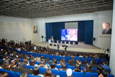 Mingəçevir Dövlət Universitetinin ev sahibliyi etdiyi “Davamlı İnkişaf Strategiyası: Qlobal trendlər, milli təcrübələr və yeni hədəflər” adlı III Beynəlxalq Konfrans öz işinə başlayıb: 20 ölkənin alim və tədqiqatçıları Mingəçevirdə