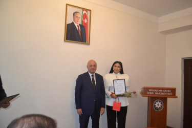 5 oktyabr Beynəlxalq Müəllim Günü münasibəti ilə Mingəçevir şəhər İcra Hakimiyyətinin başçısı İlham İsmayılov təhsil işçiləri ilə görüşüb.