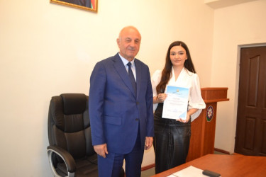 Mingəçevir şəhər İcra Hakimiyyətində təcrübə keçən könüllülərə sertifikatlar  verildi.
