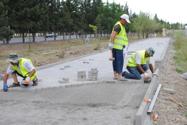 Mingəçevir şəhərində  də abadlıq quruculuq işləri sürətlə davam etdirilir.