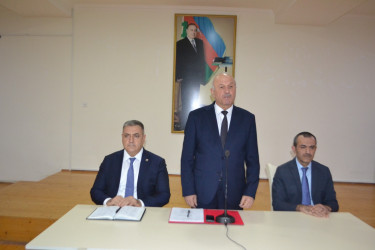 Mingəçevir şəhər İcra Hakimiyyətinin başçısı İlham İsmayılovun vətəndaşlarla növbəti səyyar görüşü Energetiklər yaşayış massivindəki 4 nömrəli tam orta məktəbin akt zalında keçirilib.