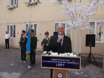 Mingəçevir  şəhərində yerləşən ümumi təhsil müəssisələrində məzunlar üçün “Son zəng” çalınıb.