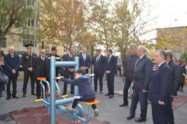 Energetiklər yaşayış massivində həyata keçirilən quruculuq işlərinə baxış keçirildi