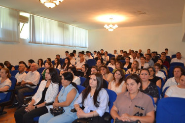 Mingəçevir şəhər İcra Hakimiyyətinin başçısı İLHAM İSMAYILOV  şəhər ümumtəhsil məktəblərinin 2025-ci ildə  ali məktəblərə qəbul olunan tələbələri ilə görüşüb