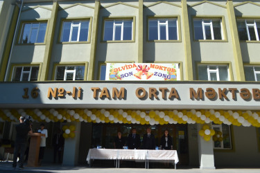 Məktəblərdə Son Zəng çalındı