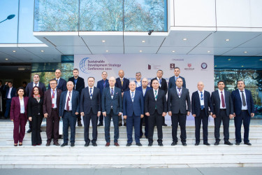 Mingəçevir Dövlət Universitetinin ev sahibliyi etdiyi “Davamlı İnkişaf Strategiyası: Qlobal trendlər, milli təcrübələr və yeni hədəflər” adlı III Beynəlxalq Konfrans öz işinə başlayıb: 20 ölkənin alim və tədqiqatçıları Mingəçevirdə